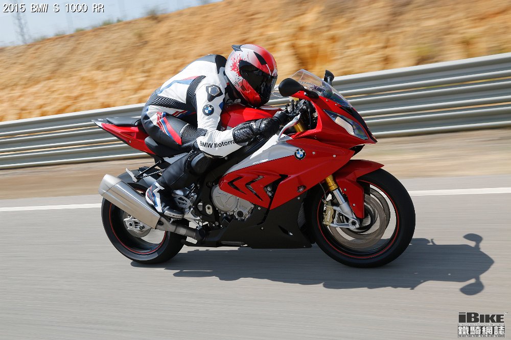 la-nuova-bmw-s-1000-rr-p90162178-highres