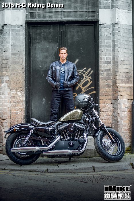 la-nuova-gamma-2015-di-harley-davidson-sempre-piu-ricca-e-completa-fxrg 2406