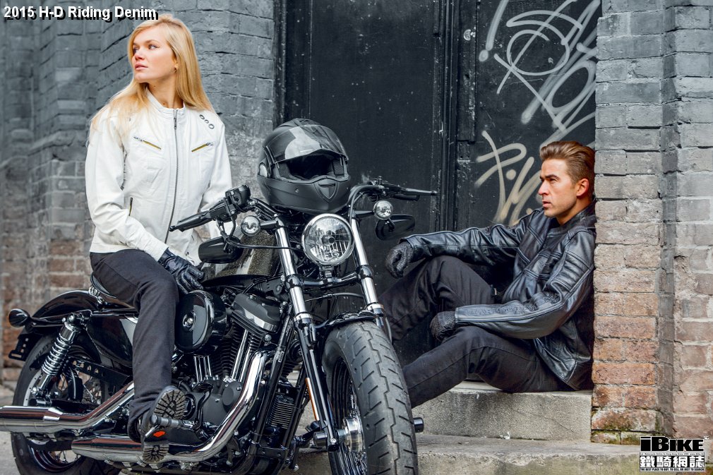 la-nuova-gamma-2015-di-harley-davidson-sempre-piu-ricca-e-completa-fxrg 2407