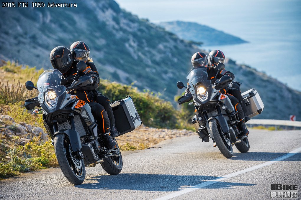 nuovo-ktm-1050-adventure-a-eicma-2014-1050-adventure action07