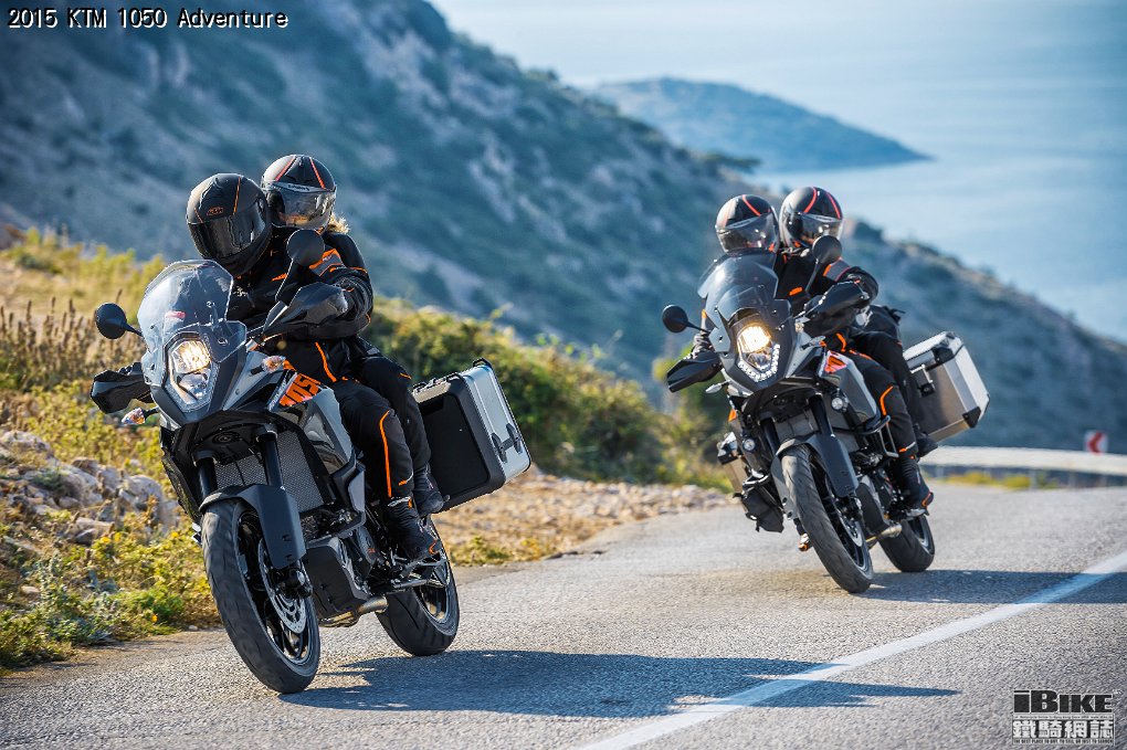 nuovo-ktm-1050-adventure-a-eicma-2014-1050-adventure action07