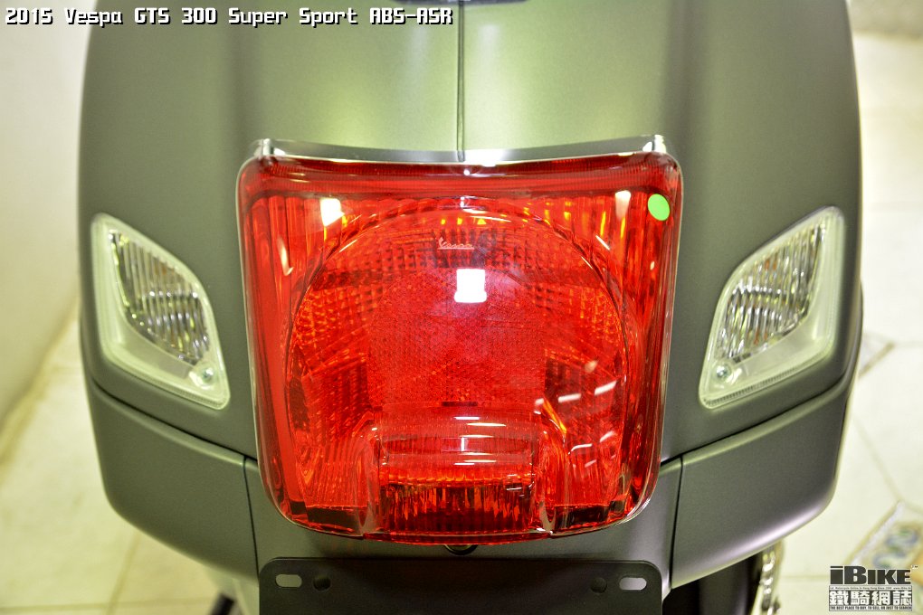 15 Vespa Gts 300 Super Sport Abs Asr 新車抵港 Ibike鐵騎網誌電單車資料庫