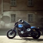 2015_YAM_XV950CR_EU_PBMJ_ACT_004.jpg