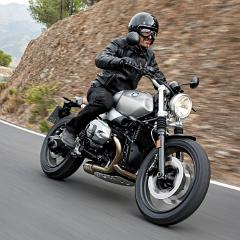 la-nuova-bmw-r-ninet-scrambler-una-personalita-originale-che-lascia-dietro-di-se-le-convenzioni-affermate-p90203076-highres