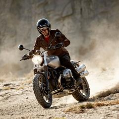 la-nuova-bmw-r-ninet-scrambler-una-personalita-originale-che-lascia-dietro-di-se-le-convenzioni-affermate-p90203120-highres