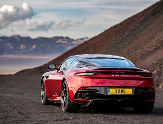 DBS Superleggera  32