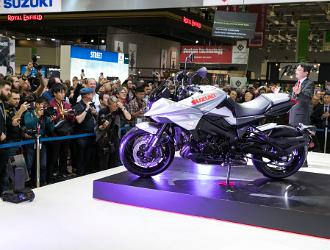 intermot 18 009 011  Pressekonferenz Suzuki, mit der Produktneuheit Katana, Halle 7